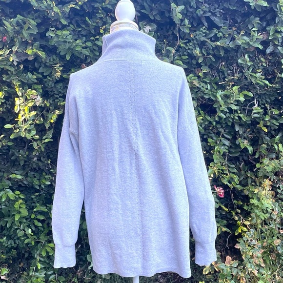 Banana Republic Outlet Turtleneck Sweater Hi-Lo Side Slits Size Medium - Picture 4 of 11